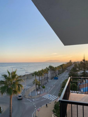 SEA VIEW APARTMENT / a primera línea de playa
